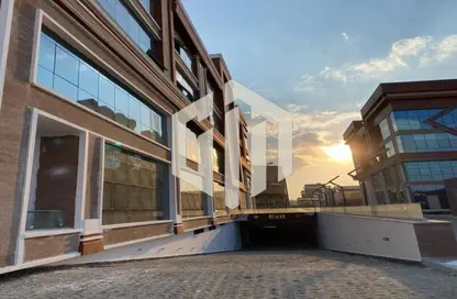 Show Room - Studio - 7 Bathrooms for rent in V90 - North Teseen St. - The 5th Settlement - New Cairo City - Cairo