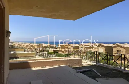 Chalet - 2 Bedrooms - 2 Bathrooms for sale in La Vista Topaz - La Vista - Al Ain Al Sokhna - Suez