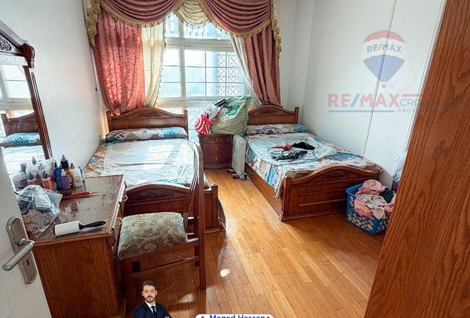 8233870 - Property Image 3