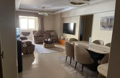 شقة - 2 غرف نوم - 2 حمامات للبيع في شارع كفر عبده - كفر عبده - رشدي - حي شرق - الاسكندرية