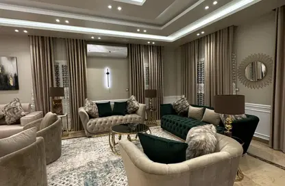 فيلا - 4 غرف نوم - 5 حمامات للبيع في پريڤادو - مدينتي - القاهرة
