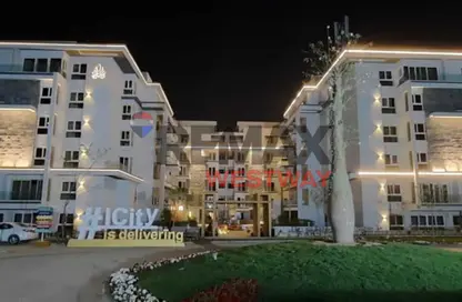 Apartment - 2 Bedrooms - 2 Bathrooms for sale in Mountain View iCity October - 6 October Compounds - 6 October City - Giza