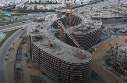 محل تجاري - استوديو - 1 حمام للبيع في مون ريزيدنس - فيفث سكوير - التجمع الخامس - مدينة القاهرة الجديدة - القاهرة