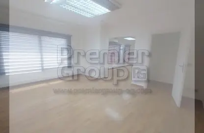 Office Space - Studio - 3 Bathrooms for rent in Street 251 - Degla - Hay El Maadi - Cairo
