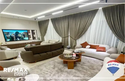 تاون هاوس - 5 غرف نوم - 4 حمامات للايجار في الجريا - كمبوندات الشيخ زايد - الشيخ زايد - الجيزة