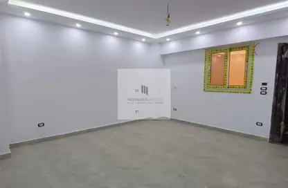 شقة - 3 غرف نوم - 2 حمامات للبيع في شارع المهندس احمد كمال حمدي - الحي السادس عشر - الشيخ زايد - الجيزة