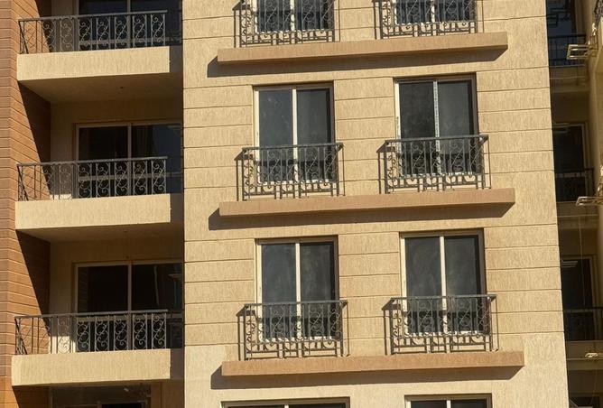 8177815 - Property Image 2