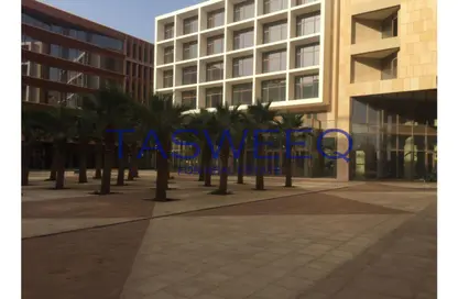 شقق فندقية - غرفة نوم - 3 حمامات للبيع في فورتي ويست - كمبوندات الشيخ زايد - الشيخ زايد - الجيزة