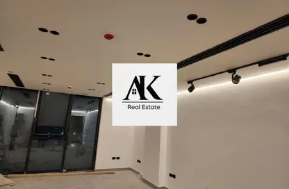 Office Space - Studio - 1 Bathroom for rent in Hyde Park Business District Mall - South Teseen St. - The 5th Settlement - New Cairo City - Cairo