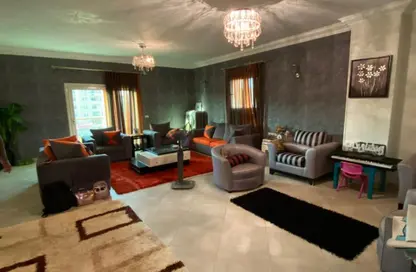 Apartment - 3 Bedrooms - 2 Bathrooms for sale in Street 31 - 11th District - Sheikh Zayed City - Giza