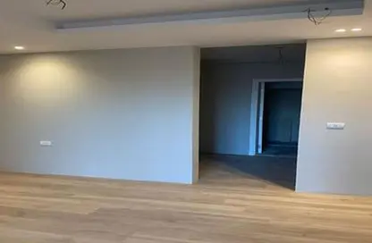 Apartment - 4 Bedrooms - 4 Bathrooms for sale in Village West - Sheikh Zayed Compounds - Sheikh Zayed City - Giza
