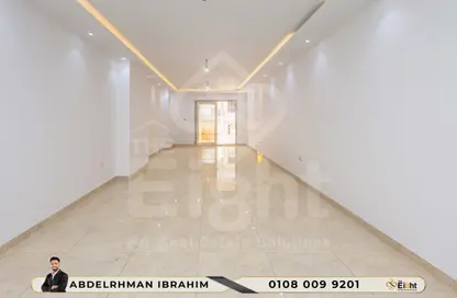 Apartment - 3 Bedrooms - 3 Bathrooms for sale in Mostafa Fahmy St. - Glim - Hay Sharq - Alexandria