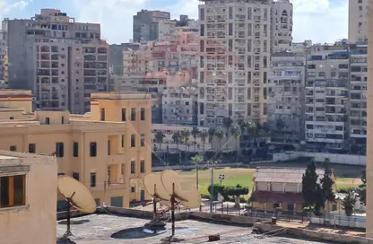 شقة - 3 غرف نوم - 2 حمامات للايجار في لوران - حي شرق - الاسكندرية