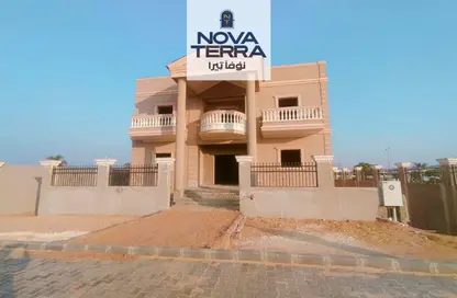 Villa - 7+ Bedrooms - 7+ Bathrooms for sale in Dream Land St. - Dream Land - Al Wahat Road - 6 October City - Giza