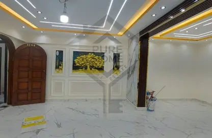 شقة - 4 غرف نوم - 2 حمامات للايجار في شارع عبد السلام عارف - لوران - حي شرق - الاسكندرية