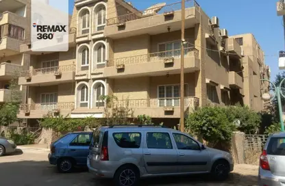 بناية كاملة للبيع في شارع 9 - الهضبة الوسطي - المقطم - القاهرة