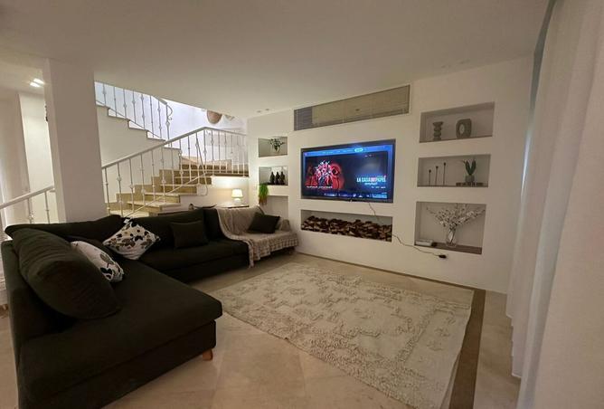 8127988 - Property Image 3