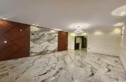 Apartment - 3 Bedrooms - 3 Bathrooms for sale in Morad  St. - Giza District - Ganoub El Giza - Giza