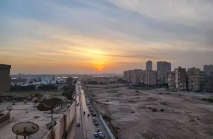 Apartment - 4 Bedrooms - 3 Bathrooms for sale in Street 16 - Maadi - Hay El Maadi - Cairo