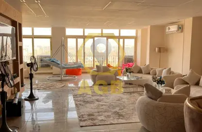 Apartment - 4 Bedrooms - 3 Bathrooms for sale in Al Hegaz St. - Roxy - Heliopolis - Masr El Gedida - Cairo