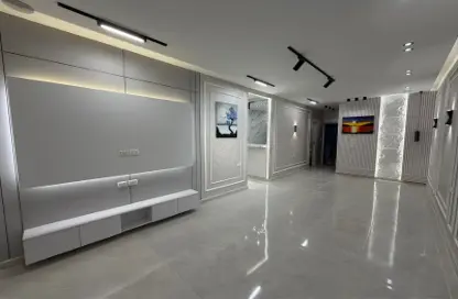 Apartment - 2 Bedrooms - 2 Bathrooms for sale in Gate 4 - Mena - Hadayek El Ahram - Giza