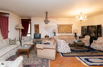 Apartment - 3 Bedrooms - 2 Bathrooms for sale in Al Ekbal St. - Laurent - Hay Sharq - Alexandria