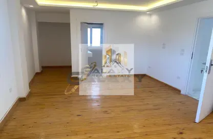 Apartment - 4 Bedrooms - 3 Bathrooms for rent in Wadi Degla St. - 3rd Sector - Zahraa El Maadi - Hay El Maadi - Cairo