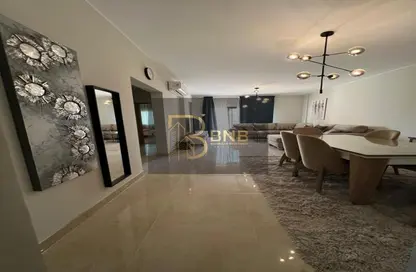 شقة - 2 غرف نوم - 2 حمامات للايجار في مون ريزيدنس - فيفث سكوير - التجمع الخامس - مدينة القاهرة الجديدة - القاهرة