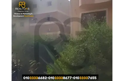 بناية كاملة - 8 غرف نوم - 8 حمامات للبيع في الحي الخامس - مدينة 6 أكتوبر - الجيزة