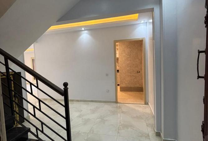 8281189 - Property Image 3