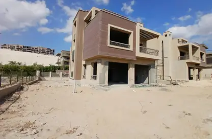 Villa - 5 Bedrooms - 5 Bathrooms for sale in New Giza - Cairo Alexandria Desert Road - 6 October City - Giza