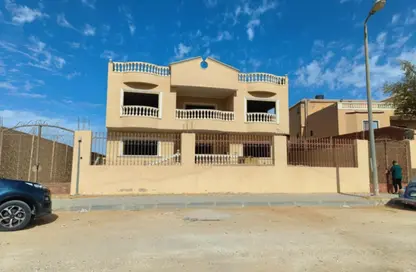 Villa - 6 Bedrooms - 3 Bathrooms for sale in El Motamayez District - Badr City - Cairo