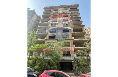 Apartment - 3 Bedrooms - 3 Bathrooms for sale in Abdel Hay Hegazy St. - 8th Zone - Nasr City - Cairo