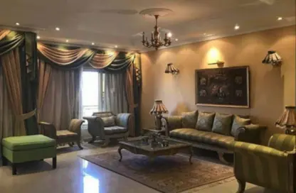 (بنتهاوس  (روف - 4 غرف نوم - 2 حمامات للبيع في محور العروبة - المنطقة أ - حى جنوب الاكايمية - مدينة القاهرة الجديدة - القاهرة
