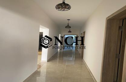 شقة - 3 غرف نوم - 2 حمامات للايجار في مون ريزيدنس - فيفث سكوير - التجمع الخامس - مدينة القاهرة الجديدة - القاهرة