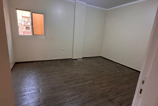 8306903 - Property Image 2