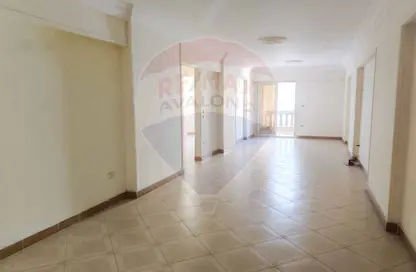 Apartment - 3 Bedrooms - 2 Bathrooms for sale in Albert Al Awal St. - Smouha - Hay Sharq - Alexandria