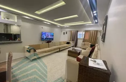 Apartment - 2 Bedrooms - 1 Bathroom for rent in Albert Al Awal St. - Smouha - Hay Sharq - Alexandria
