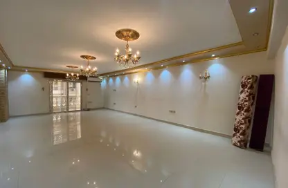 Apartment - 3 Bedrooms - 3 Bathrooms for rent in Al Batal Ahmed Abd El Aziz St. - Mohandessin - Giza
