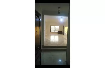 Apartment - 3 Bedrooms - 2 Bathrooms for rent in Samir Abdel Raouf St. - 8th Zone - Nasr City - Cairo