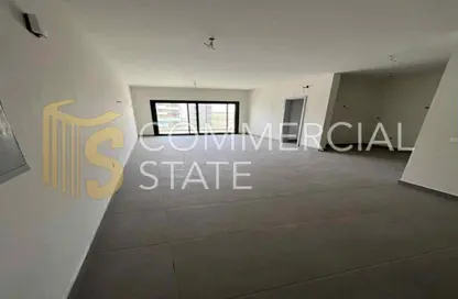 شقة - 3 غرف نوم - 3 حمامات للبيع في كمبوند البروج - كمبوندات الشروق - مدينة الشروق - القاهرة