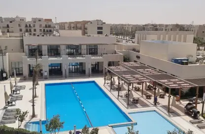 شقة - 2 غرف نوم - 2 حمامات للبيع في 6 ويست - بيفرلي هيلز - كمبوندات الشيخ زايد - الشيخ زايد - الجيزة