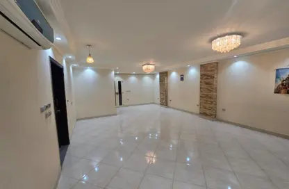 Apartment - 4 Bedrooms - 2 Bathrooms for rent in Zahraa El Maadi - Hay El Maadi - Cairo