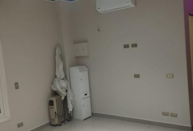 8043773 - Property Image 2