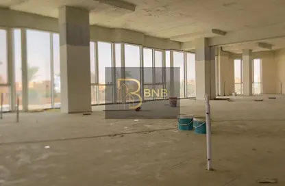 طابق كامل - استوديو - 4 حمامات للايجار في شارع التسعين الجنوبي - التجمع الخامس - مدينة القاهرة الجديدة - القاهرة