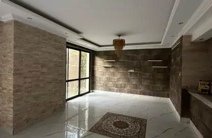 Villa - 4 Bedrooms - 4 Bathrooms for sale in Royal City - Sheikh Zayed Compounds - Sheikh Zayed City - Giza