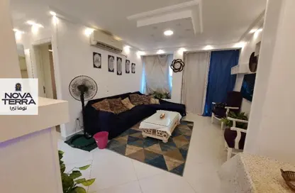 Apartment - 2 Bedrooms - 1 Bathroom for rent in Al Mohandes Ahmed Kamal Hamdy St. - 16th District - Sheikh Zayed City - Giza