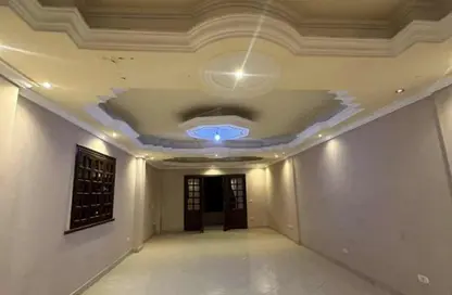 Apartment - 3 Bedrooms - 2 Bathrooms for sale in Street 17 - District 5 - The 5th Settlement - New Cairo City - Cairo