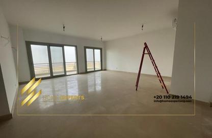 Apartment - 3 Bedrooms - 3 Bathrooms for rent in The Fourteen Golf Residences - Uptown Cairo - Mokattam - Cairo