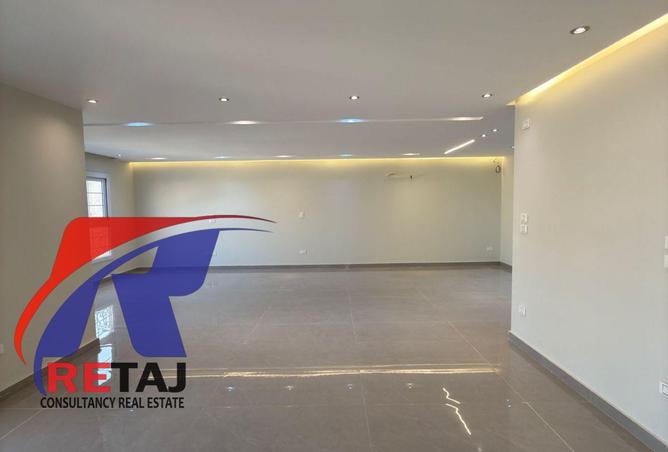 8370988 - Property Image 2